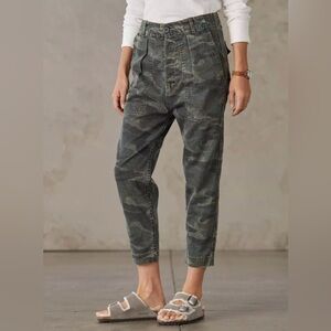 Sundry Murphy High Rise Green Camo Cropped Pants Button Fly Womens Size …